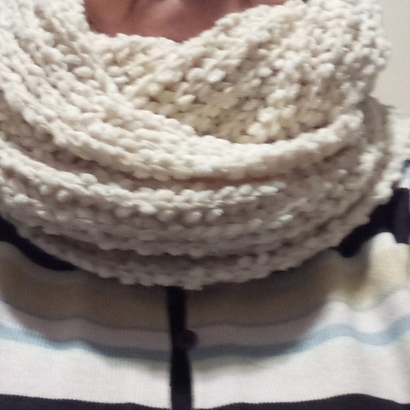 Scarf - Picture 4 of 4